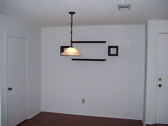 2nd image of 2516 Oakmere Dr