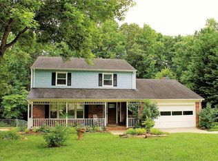 904 Edinburgh Dr, Jamestown, NC 27282