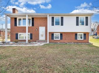 753 Plantation Cir, Roanoke, VA 24019