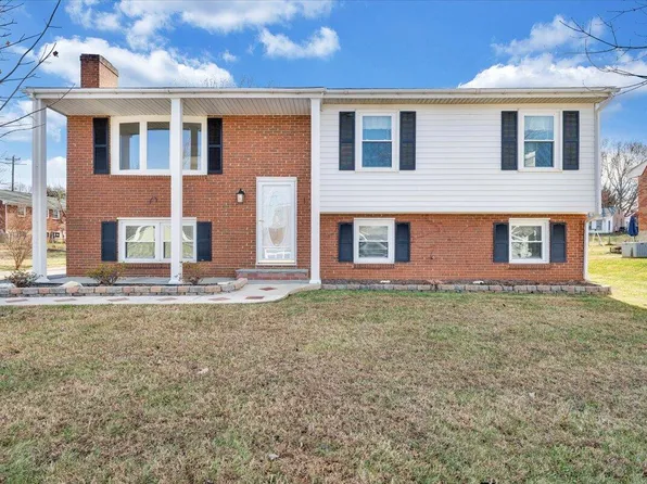 753 Plantation Cir, Roanoke, VA 24019