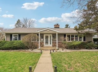 333 Butterfield Ln, Libertyville, IL 60048