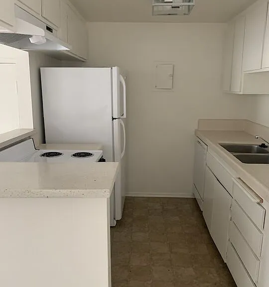 1820 S Bentley Ave #103 — Photo 5