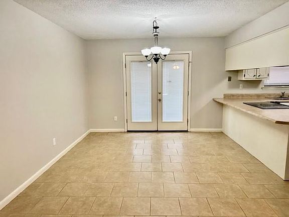 5th image of 8131 Country Dr