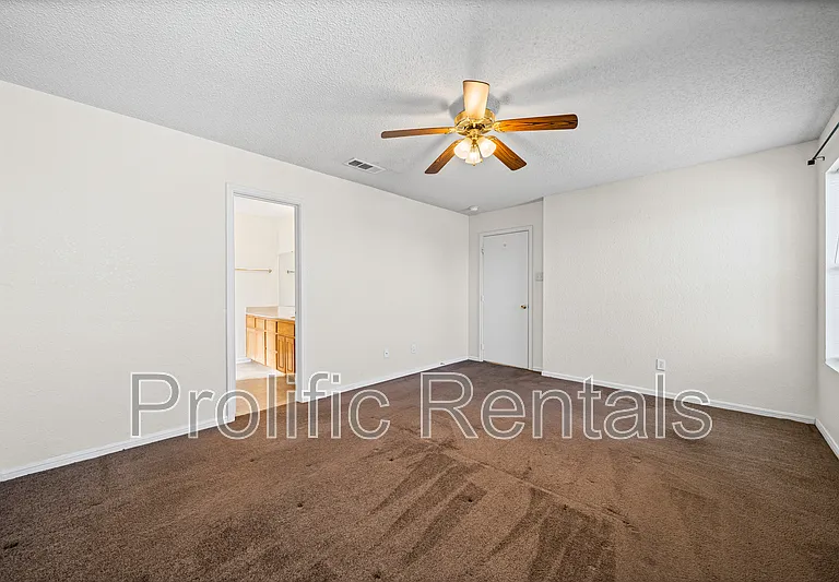 3211 Tom Lockett Dr — Photo 15