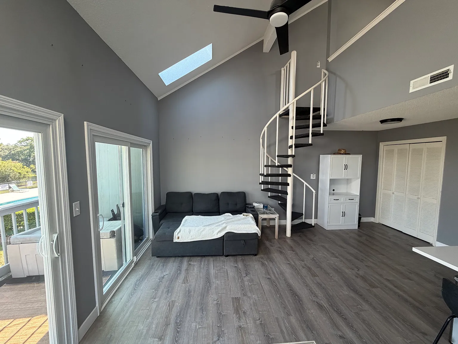 2 bed, 995 sqft, $1,950 — Photo 2