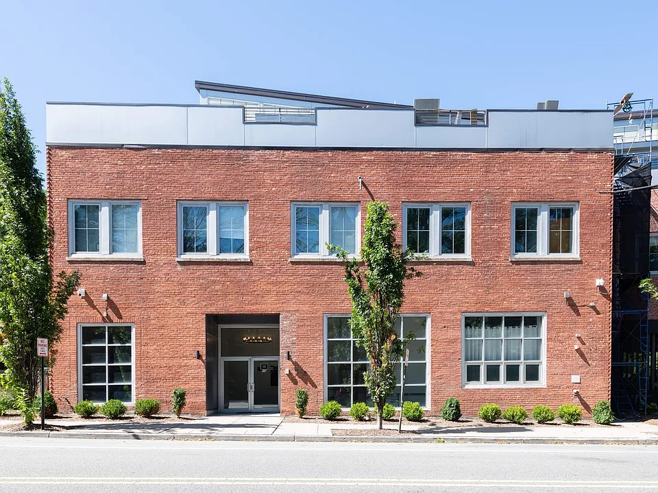 10 Ford Ave