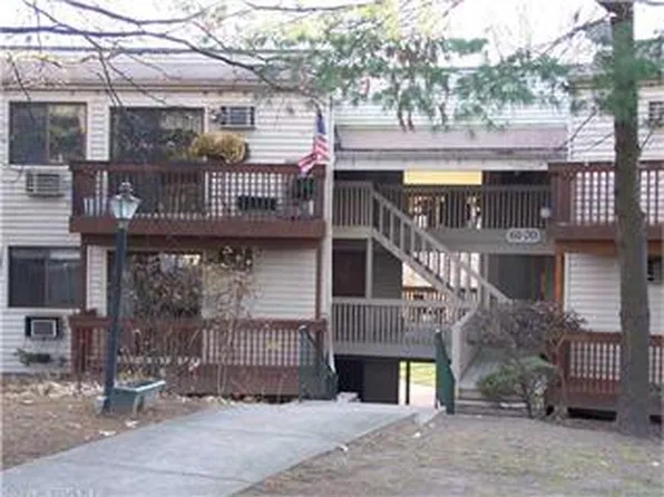 63 Woodland Dr, Cromwell, CT 06416