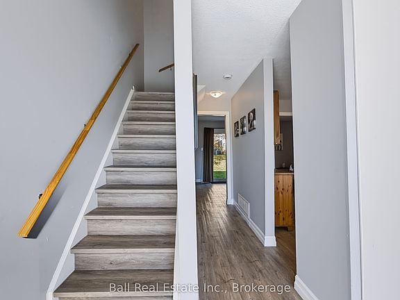 4th image of 996 Sydenham Rd #61