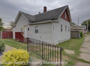 623 6th St, Rock Island, IL 61201