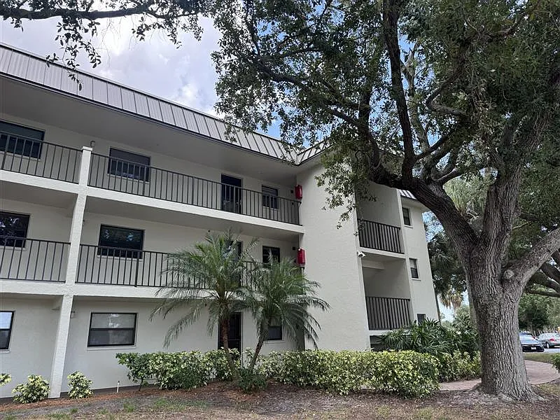 104 Capri Isles Blvd #301