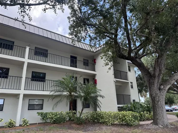 104 Capri Isles Blvd APT 301, Venice, FL 34292
