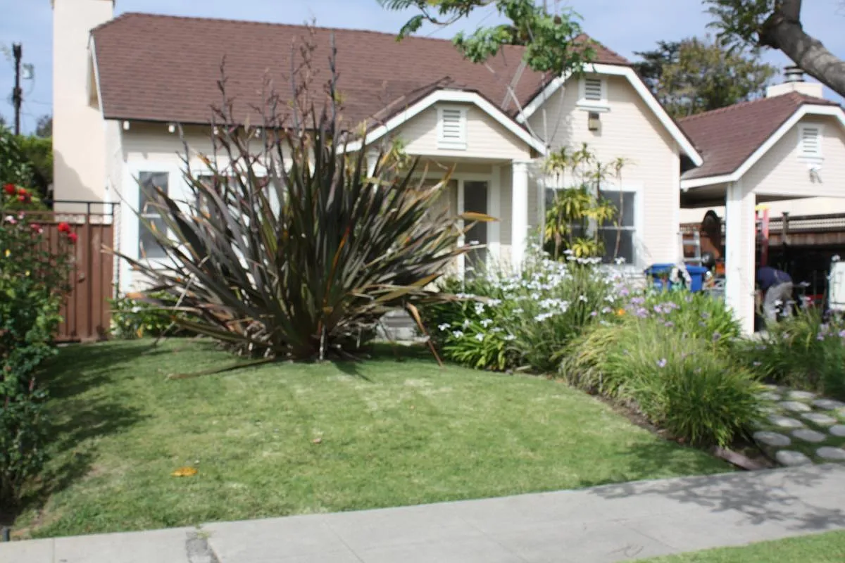 2 bed, 1550 sqft, $5,995 — Photo 1