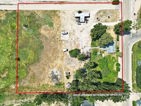3rd image of 6613 Wright Ln