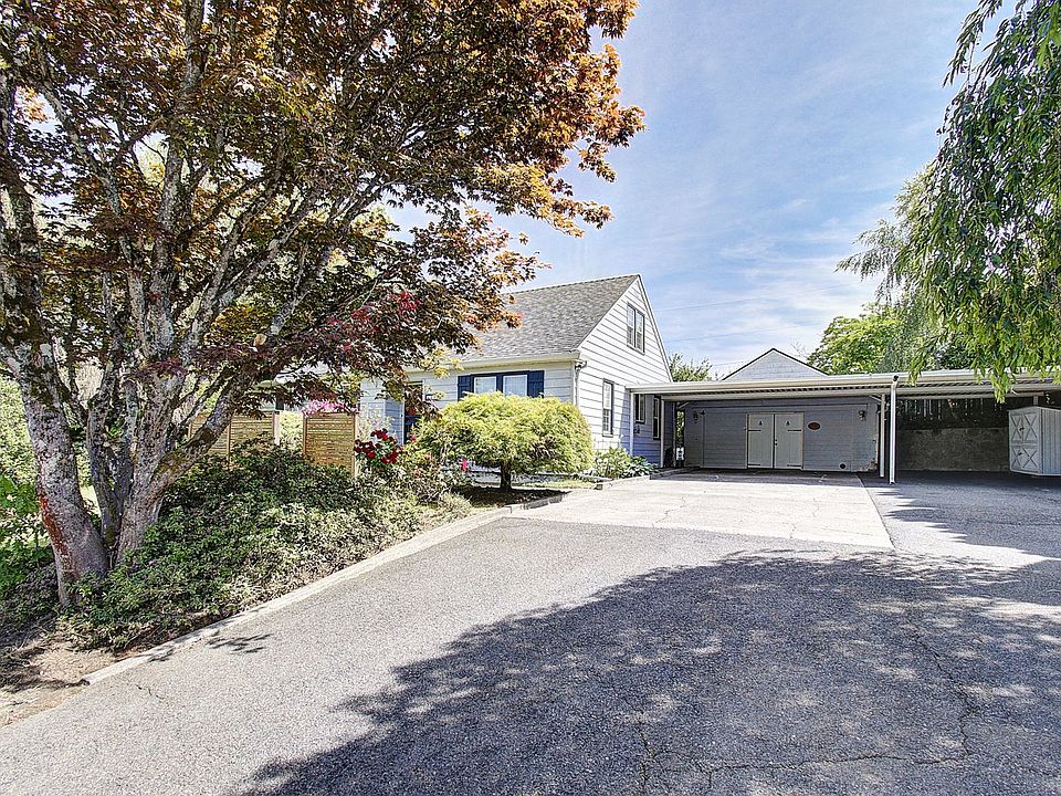 1st image of 3005 NE 49th St