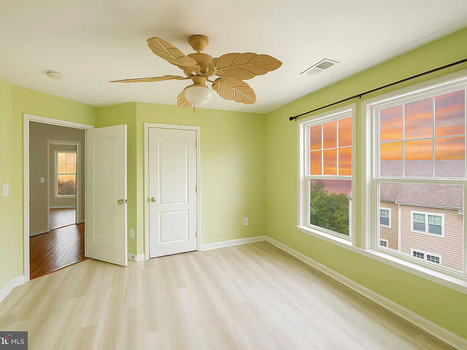 5 bed, 4.5 bath, 3648 sqft, $4,200 — Photo 4