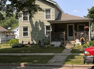 331 7th St, Baraboo, WI 53913