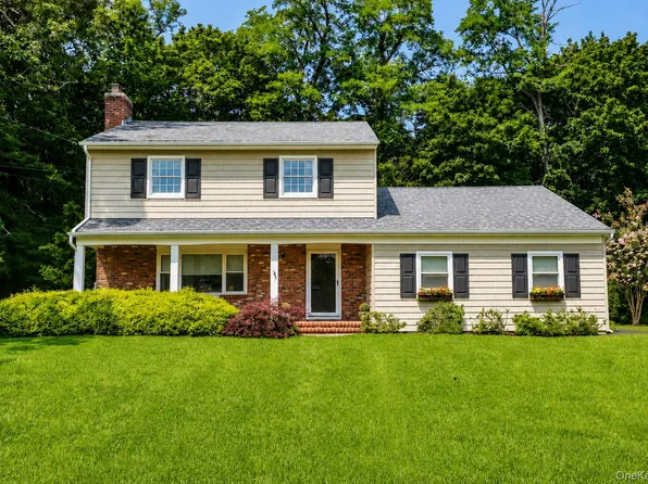 2 Salem Drive, Stony Brook, NY 11790