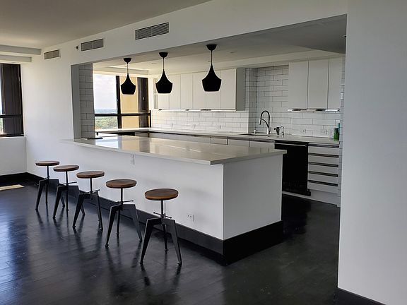 5th image of 11113 Biscayne Blvd #19