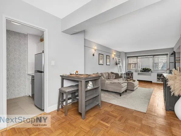 345 East 56th Street image 1 of 7