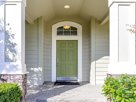 4th image of 7918 Yosemite Place SE