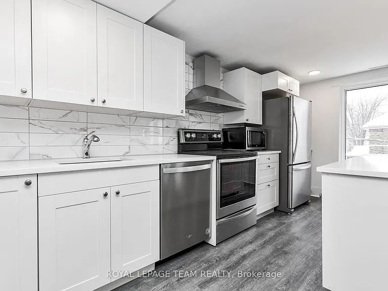 790 Bronson Ave — Photo 18