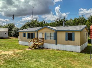 221 Briar Oaks Dr, Azle, TX 76020