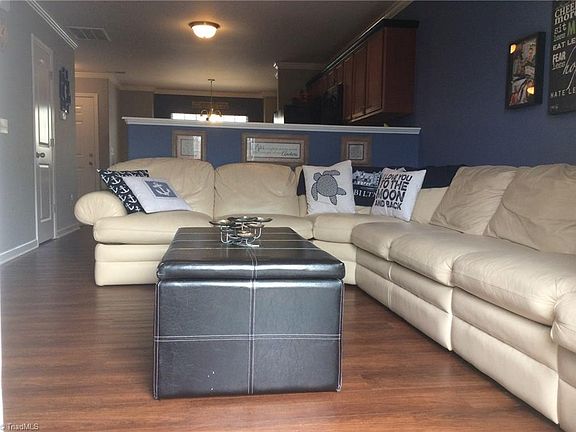 3rd image of 4371 Bastille Dr