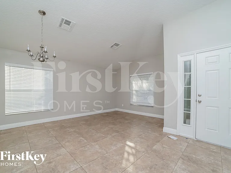 2630 Sunningdale Dr — Photo 4