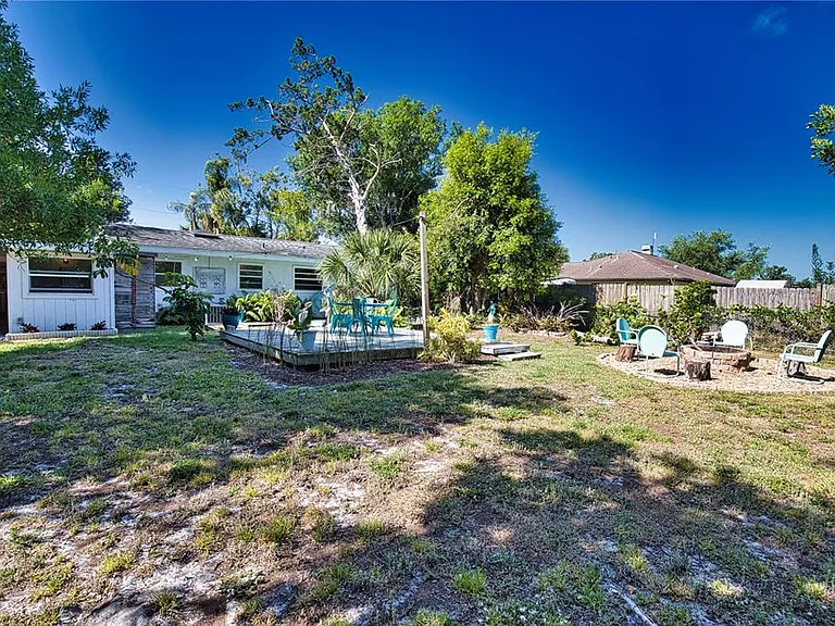 650 Edwards St — Photo 52