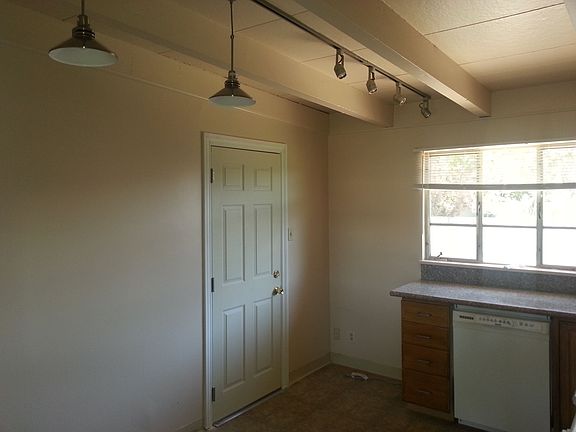 Lots of light in kitchen!