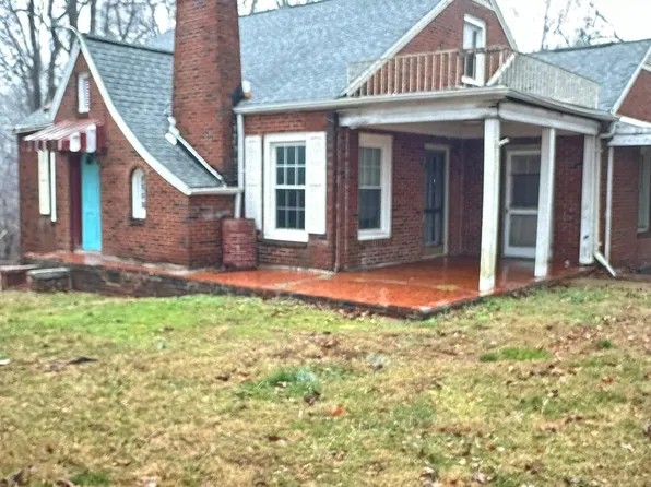 2751 Highland Ave NE #1, Hickory, NC 28601