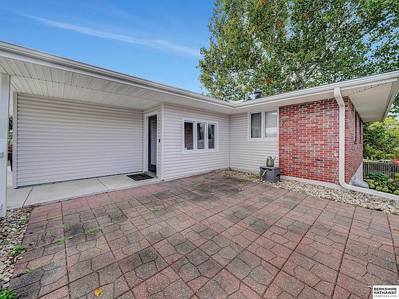 4th image of 927 Carlos Dr