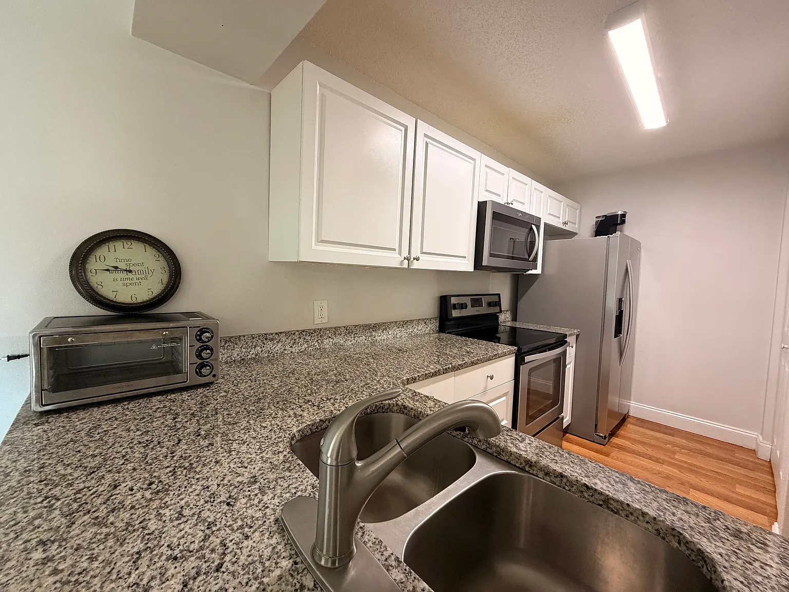 1 bed, 742 sqft, $1,250 — Photo 4