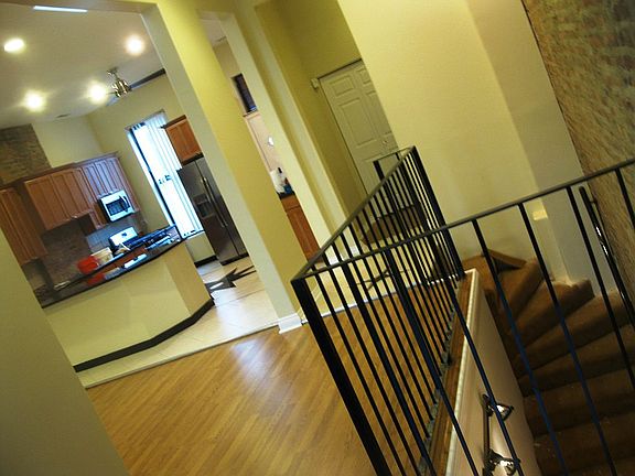2nd image of 2200 W Monroe St #2