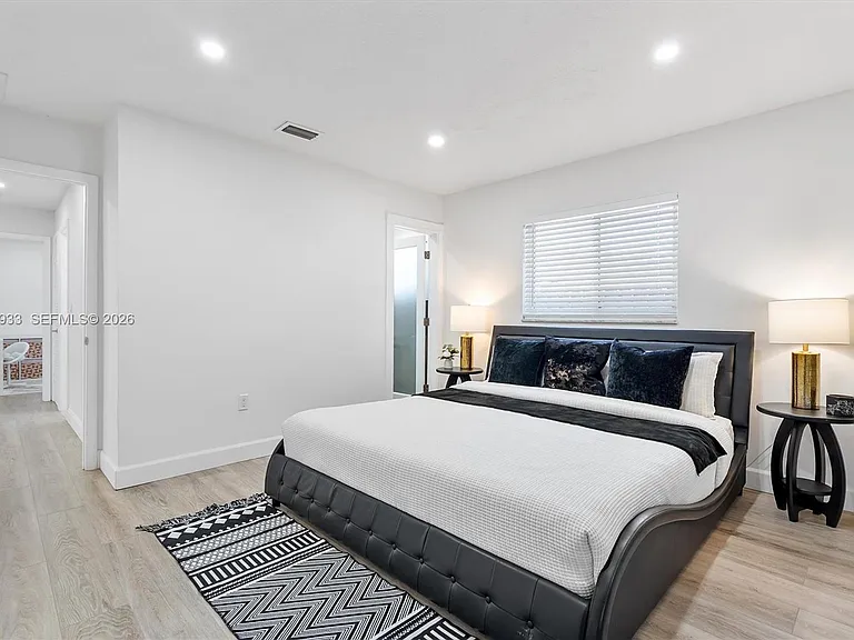 3430 NW 21st Ave — Photo 24