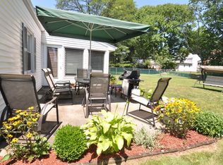 17 Monmouth Ct, Livingston, NJ 07039