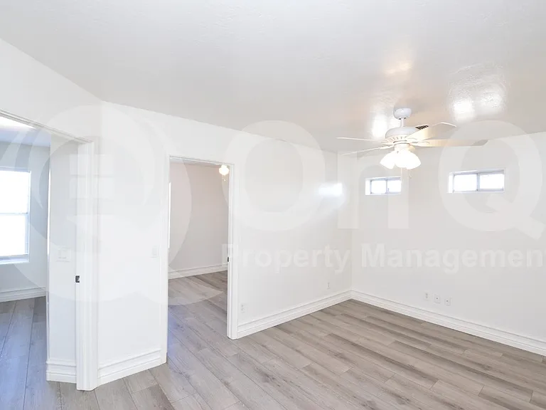 8830 W Coronado Dr — Photo 11