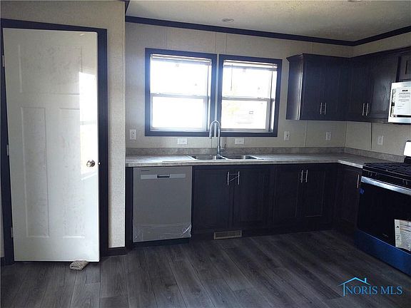 4th image of 1719 Southshore Dr