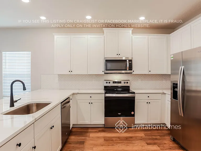 47 Shallow Bay Ct — Photo 6