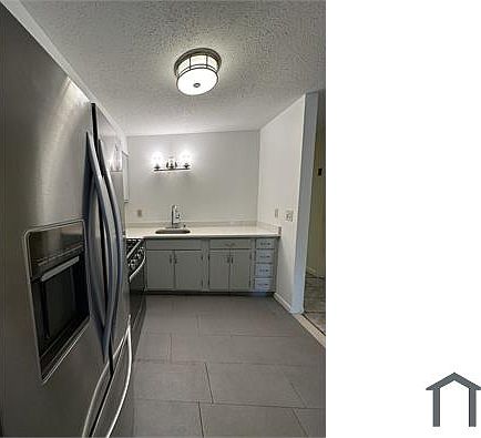 2nd image of 2025 Cicero Ave