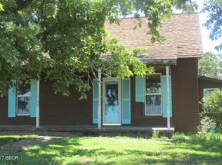 908 County Road 1500 E, Carmi, IL 62821