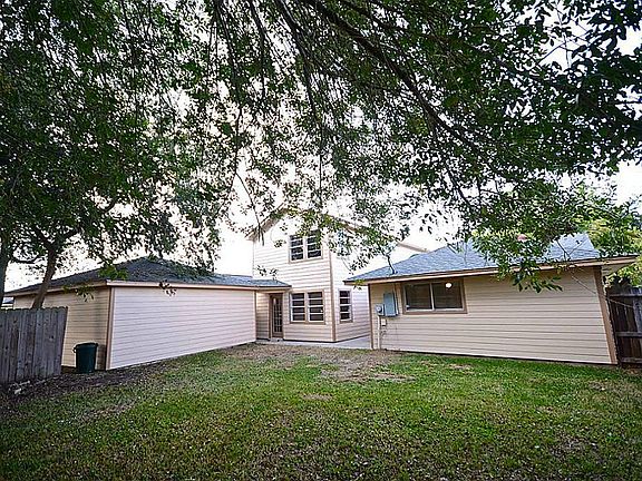 3rd image of 1815 Mustang Springs Dr