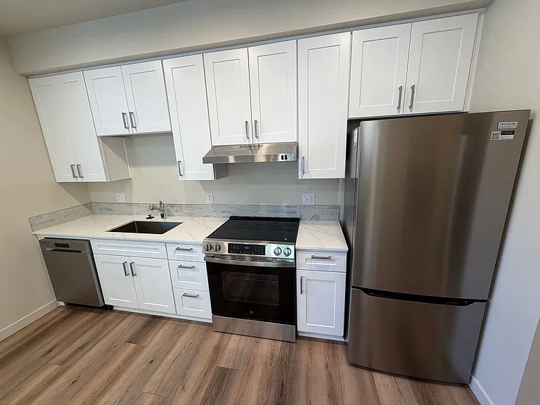 Lincoln St. Apartments — Photo 19