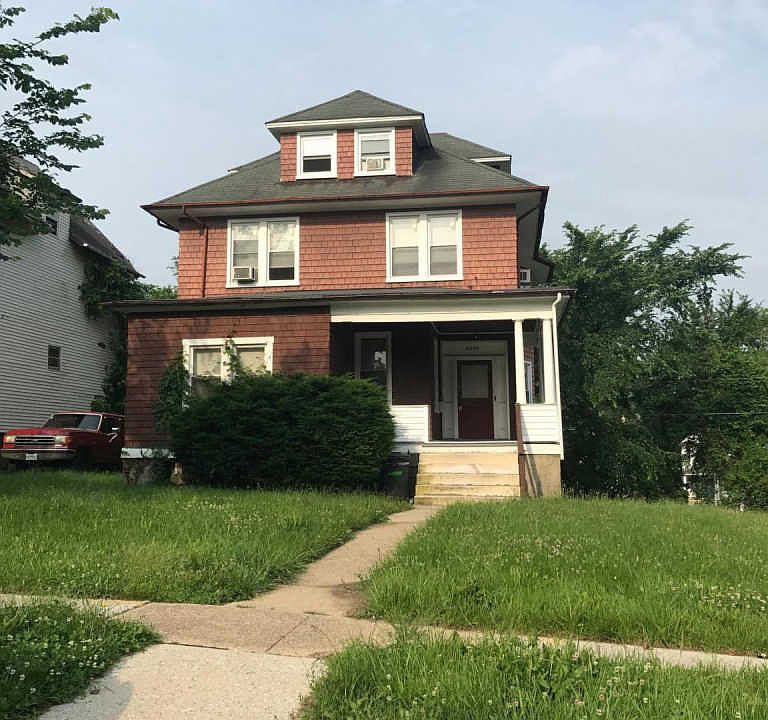 2nd image of 2220 Elsinore Ave
