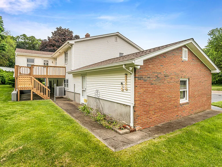 90 Rolling Ridge Rd — Photo 32