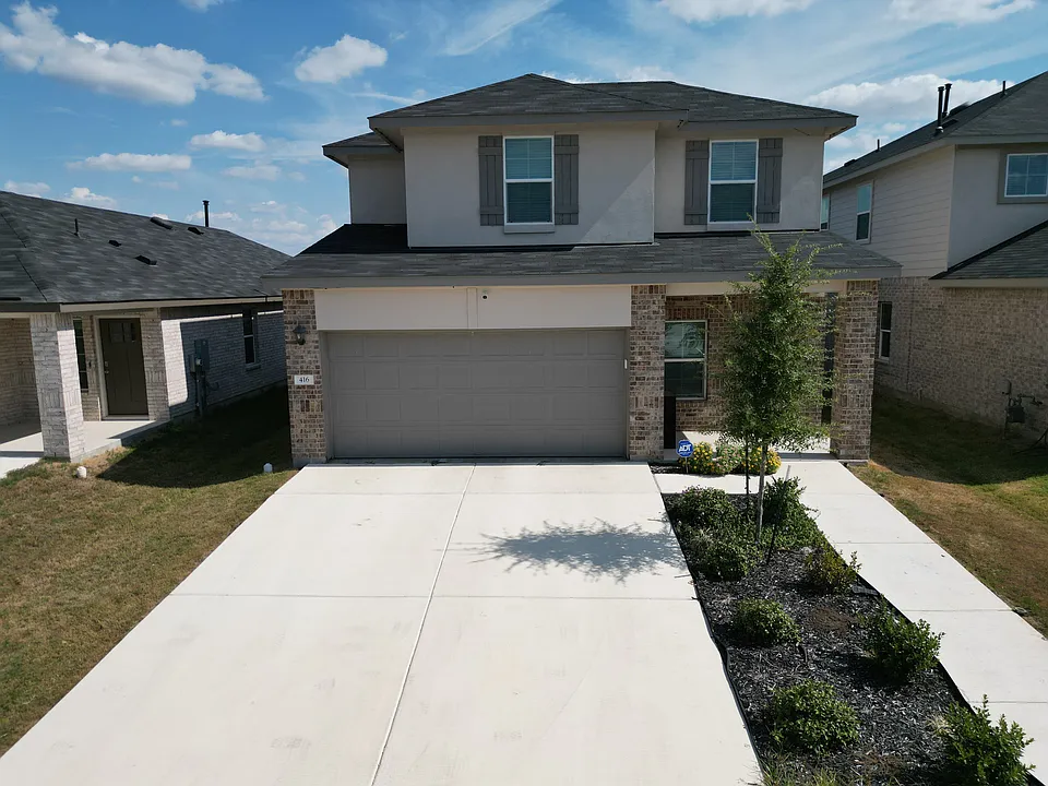 416 New Albany Ln