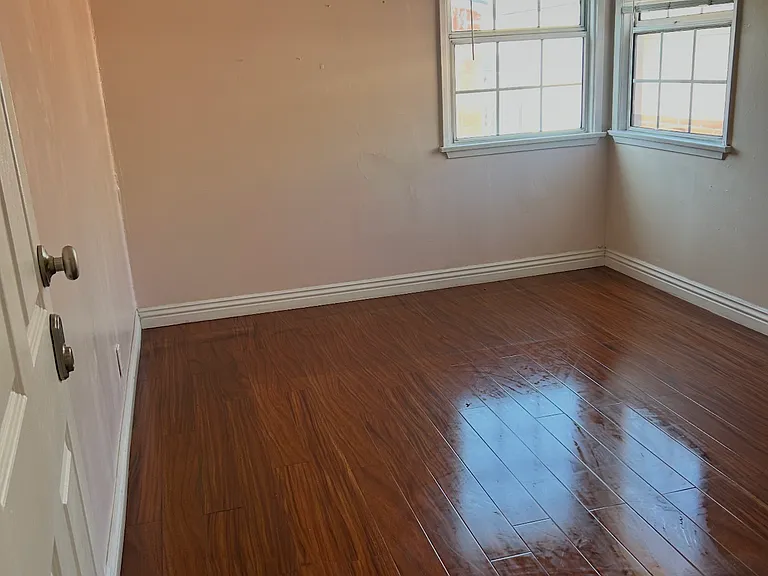 4213 W 163rd St — Photo 3