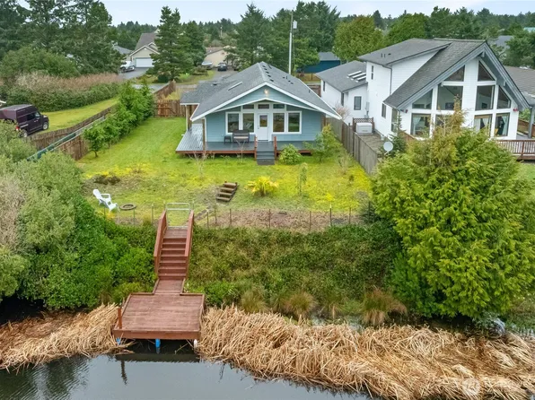329 Cockle Street SW, Ocean Shores, WA 98569