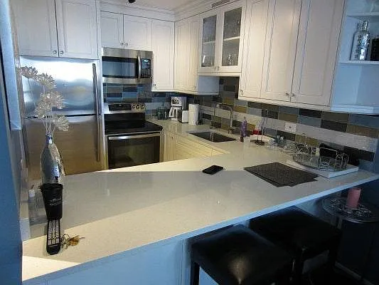 1030 N State St #5 — Photo 1