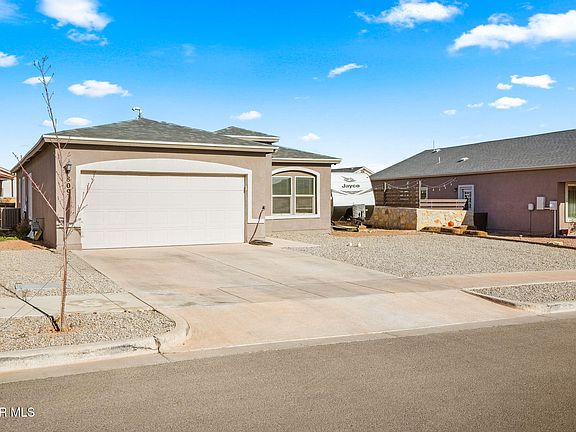 3rd image of 809 Coyote Melon Dr